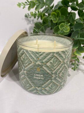 Bath & Body Works “Linen Sheets” NEW  3 Wick Candle